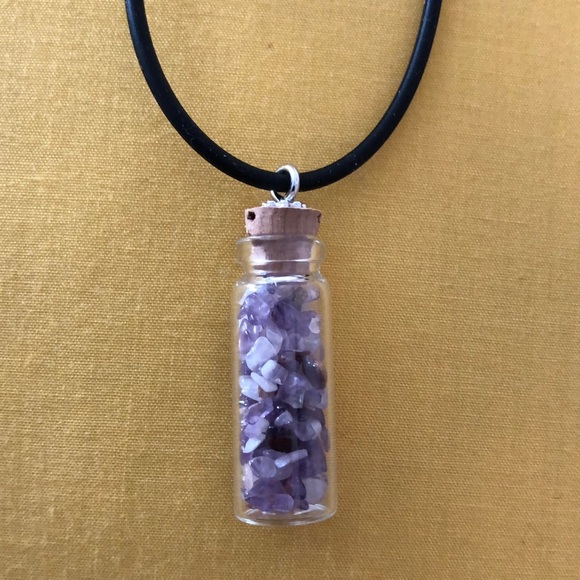 Necklace - Picture 1 of 2